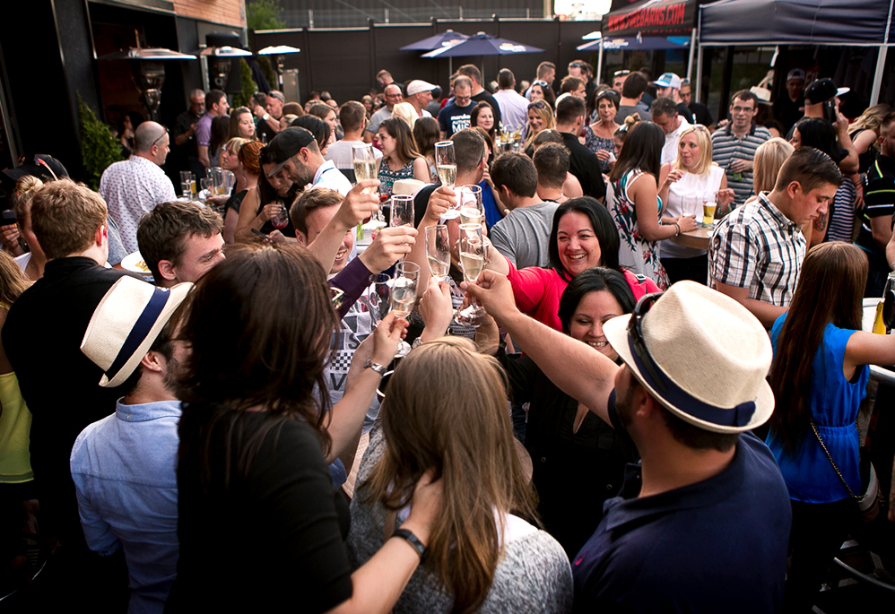 https://www.shakercuisineetmixologie.com/files/2019/03/La-terrasse-est-inaugurée-pour-le-SHAKER-de-Lévis-.jpg